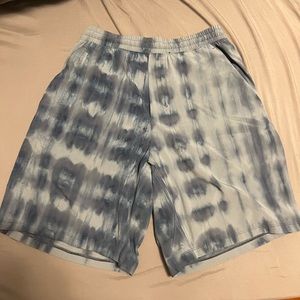Men’s Lululemon athletic shorts. Size medium